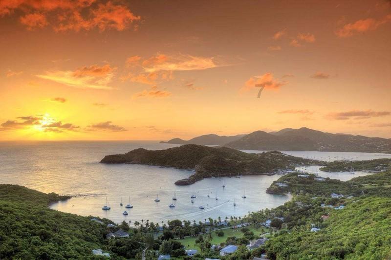 逃离阴森的岛屿